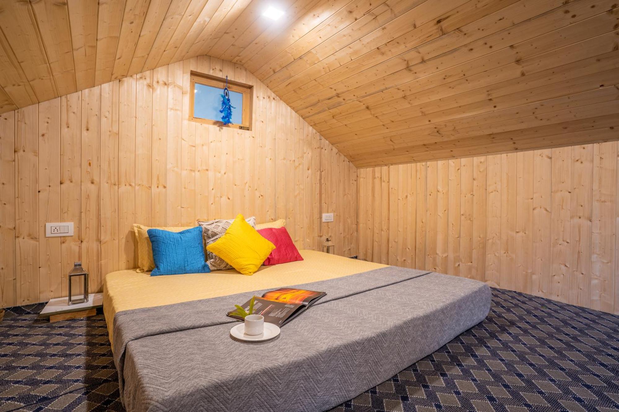 Into The Woods Treehouse Jibhi Villa Екстериор снимка