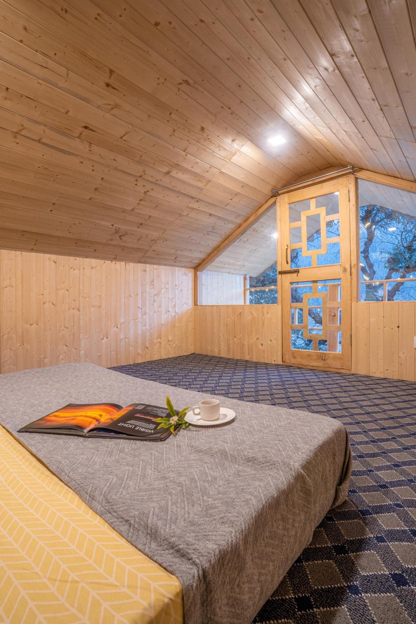 Into The Woods Treehouse Jibhi Villa Екстериор снимка