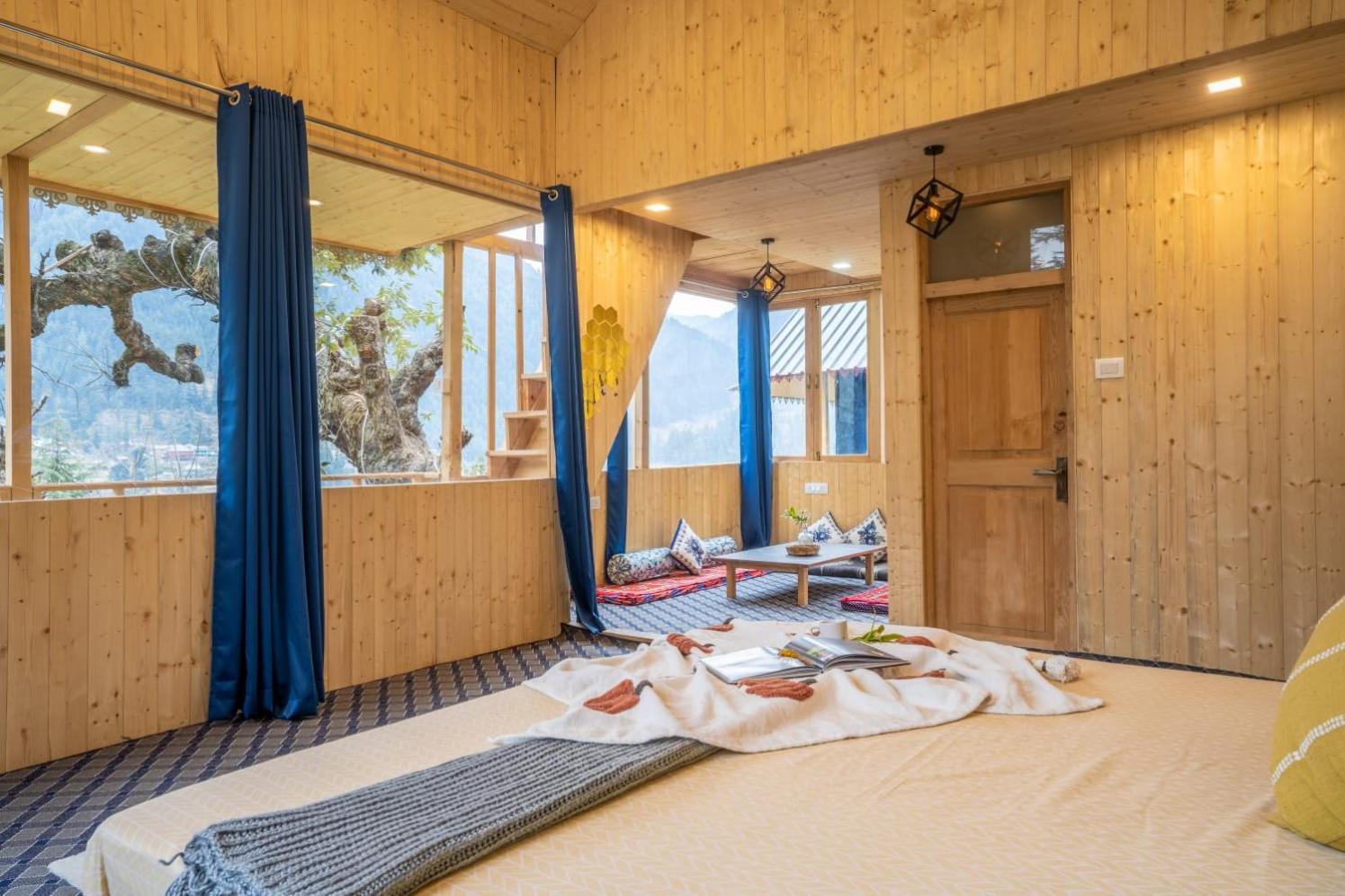 Into The Woods Treehouse Jibhi Villa Екстериор снимка