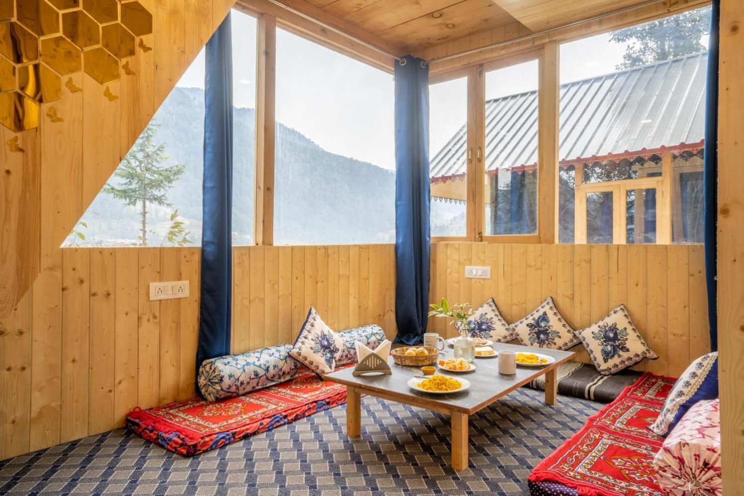 Into The Woods Treehouse Jibhi Villa Екстериор снимка